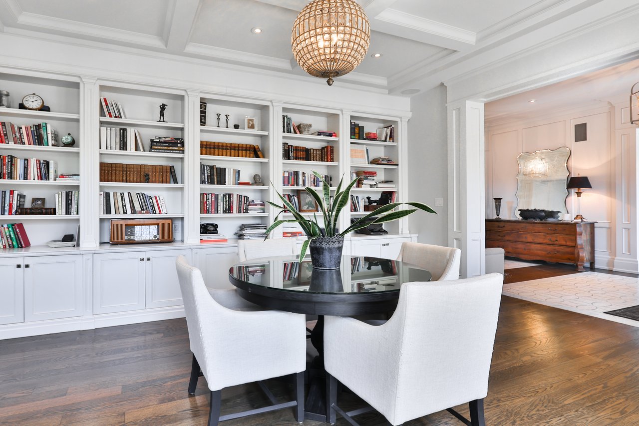 1497 Lakeshore Road W