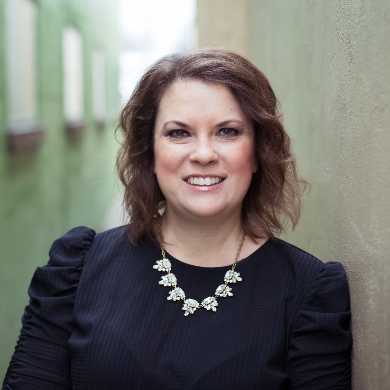 Carry Dooley Lee's Summit, MO Real Estate Agent Headshot