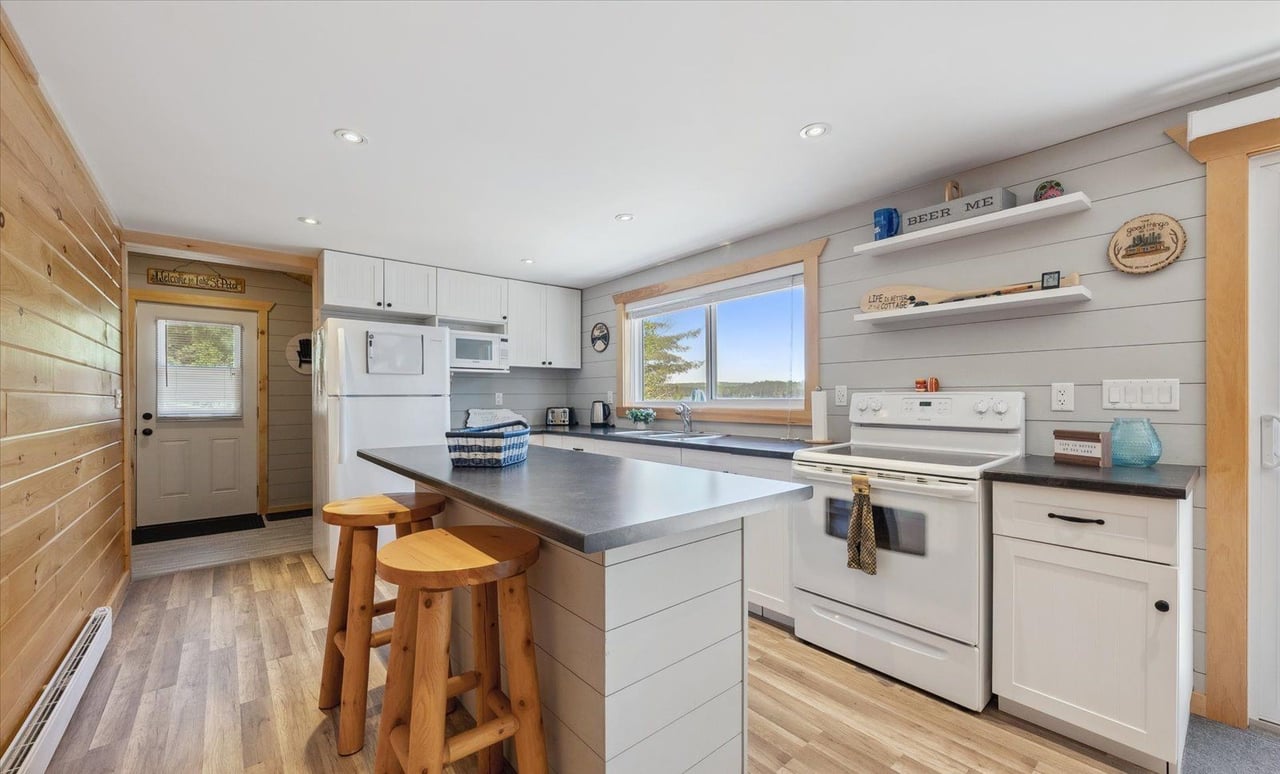 214B Centre Road