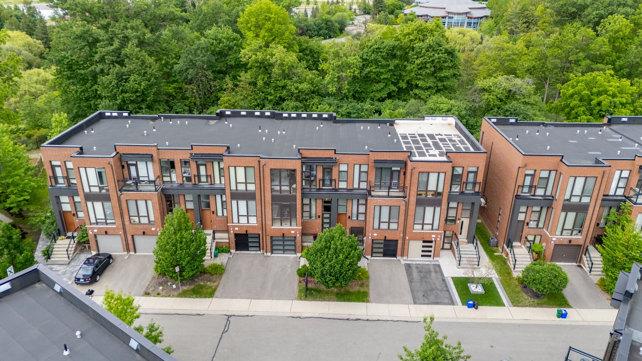20 Crestridge Drive
