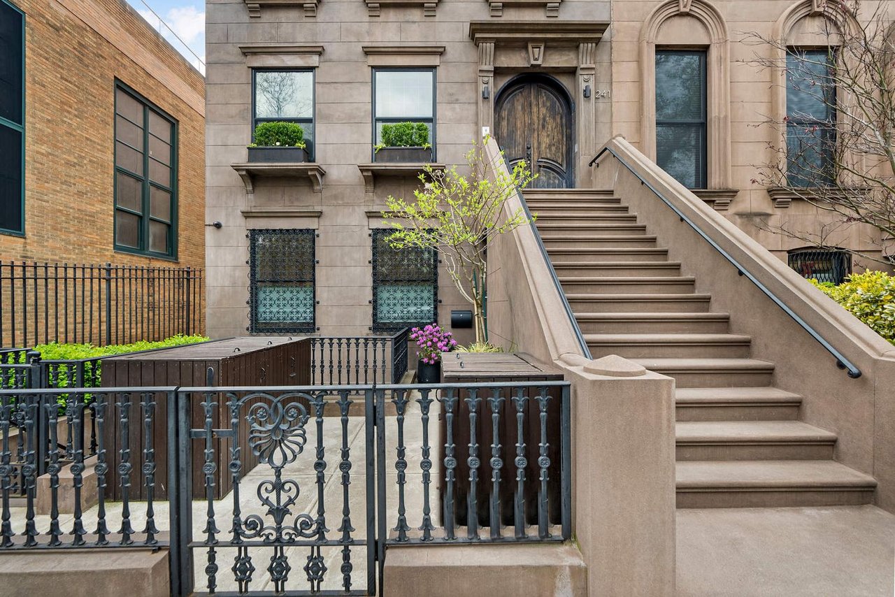 241 Carroll St #1 