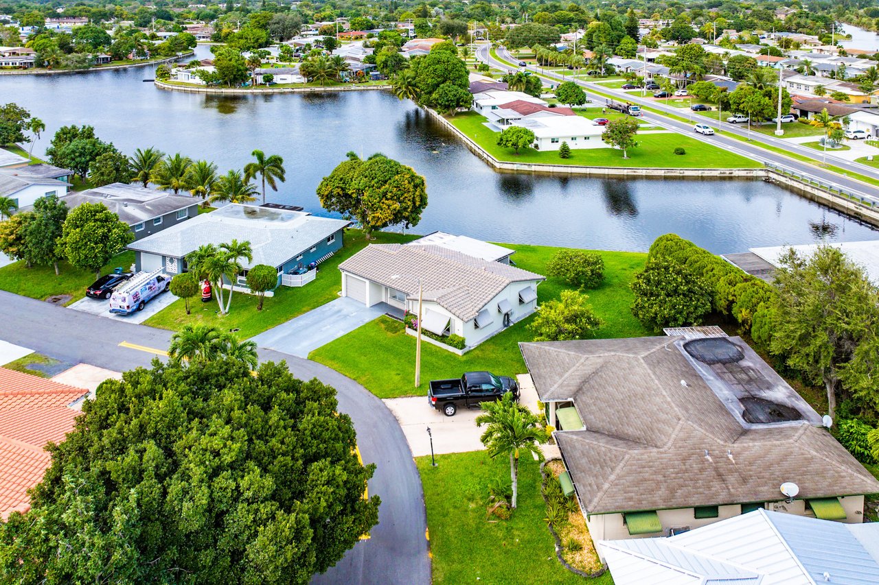 MAINLANDS OF TAMARAC LAKES