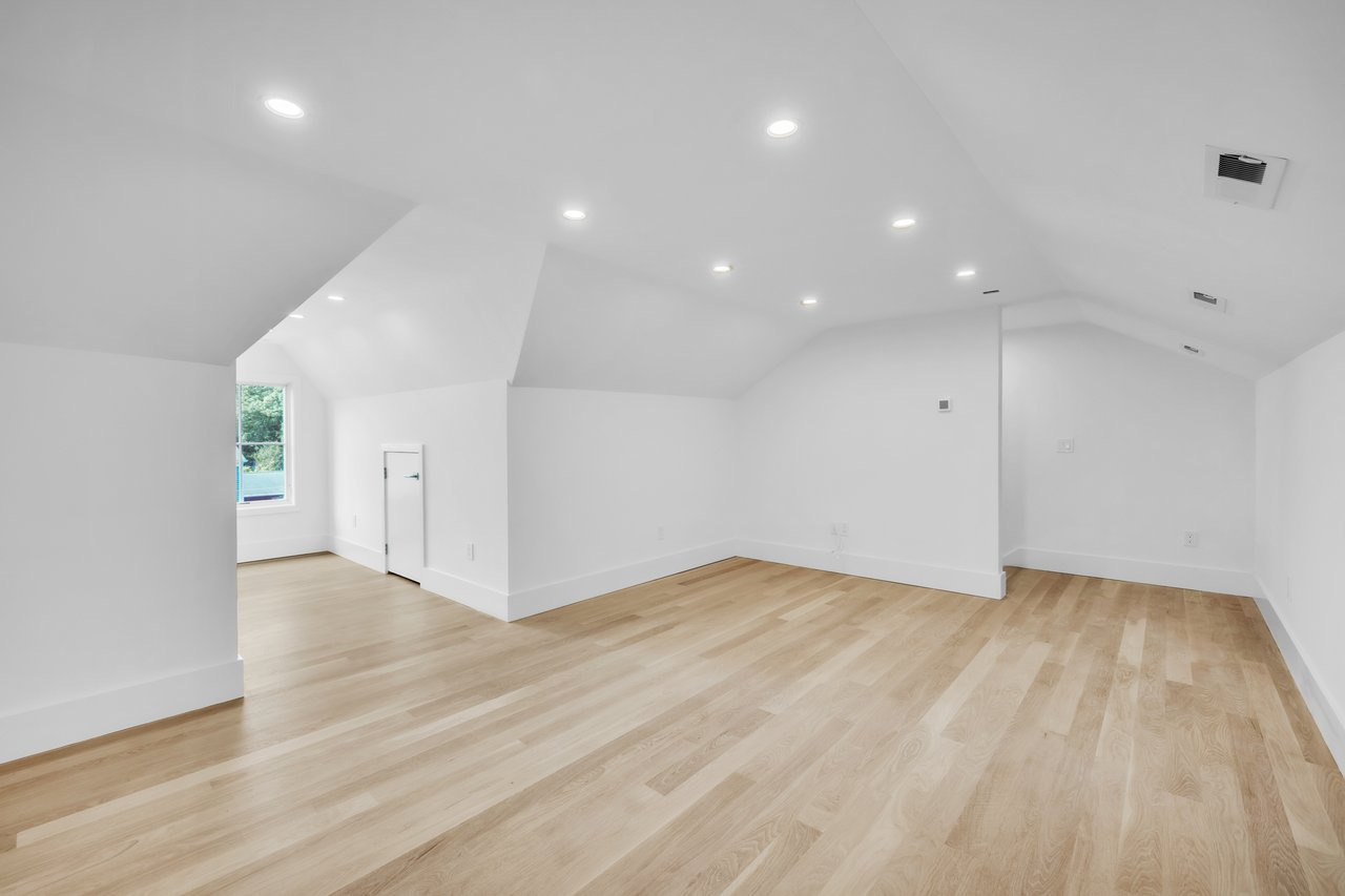 133 East Ave, Unit B 