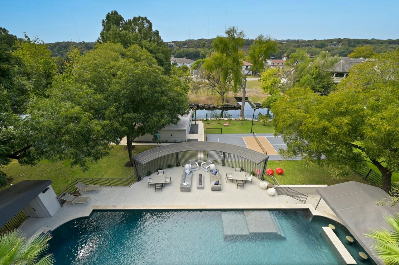 4705 & 4709 Island CV