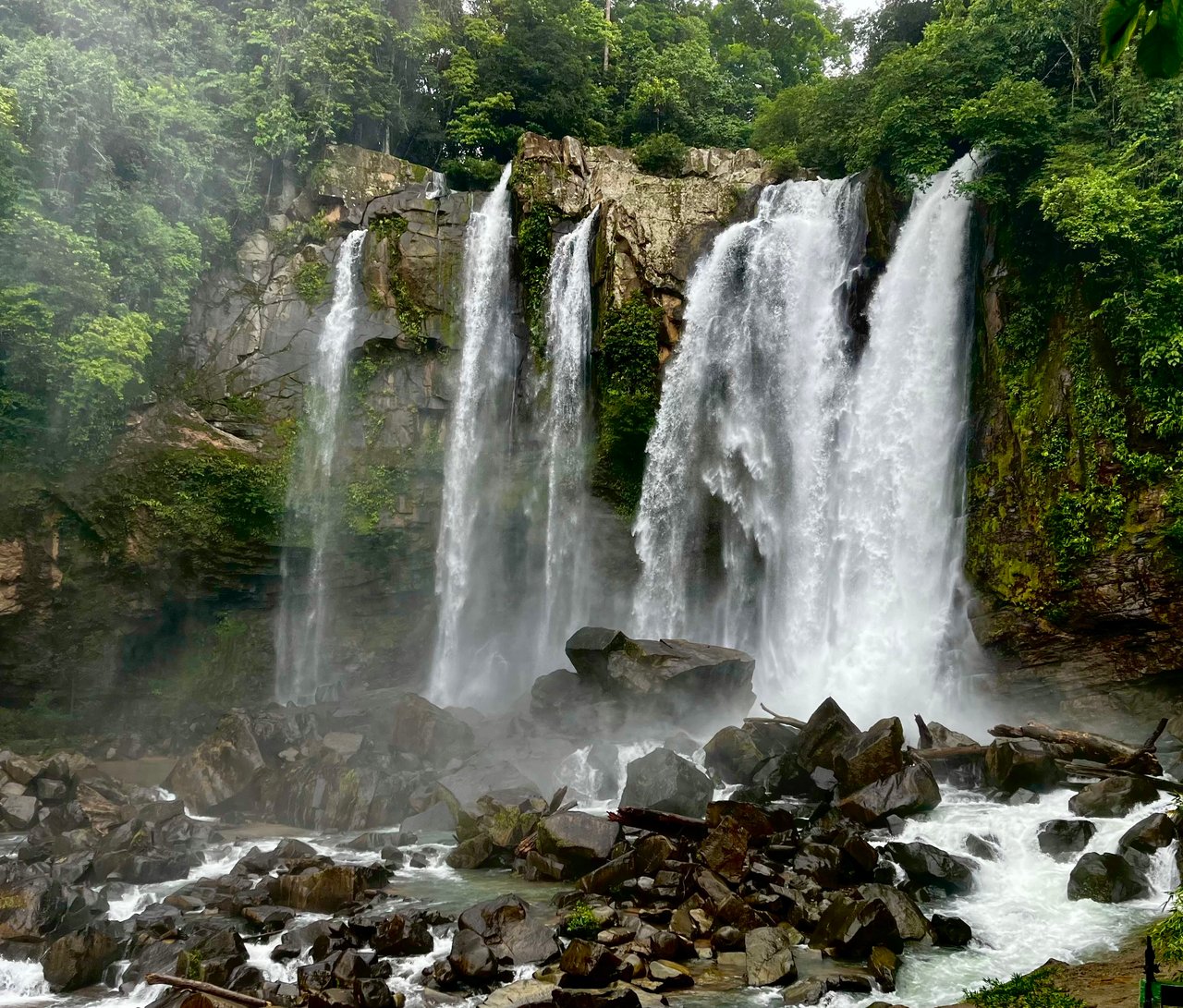 7 ACRES – Mountain Views! Large Building Area, Walking Distance To The Largest Waterfall In The Area, Public Road, Private Setting, Ready To Build, 20Min to Dominical!!