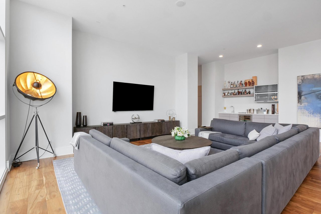 555 E 5th St, Unit 3022