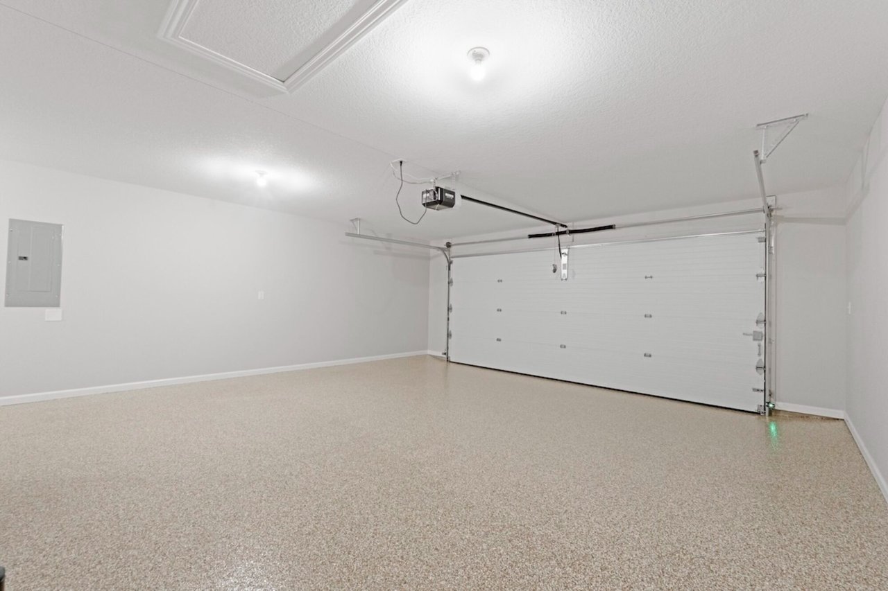 111 Sunset Dr