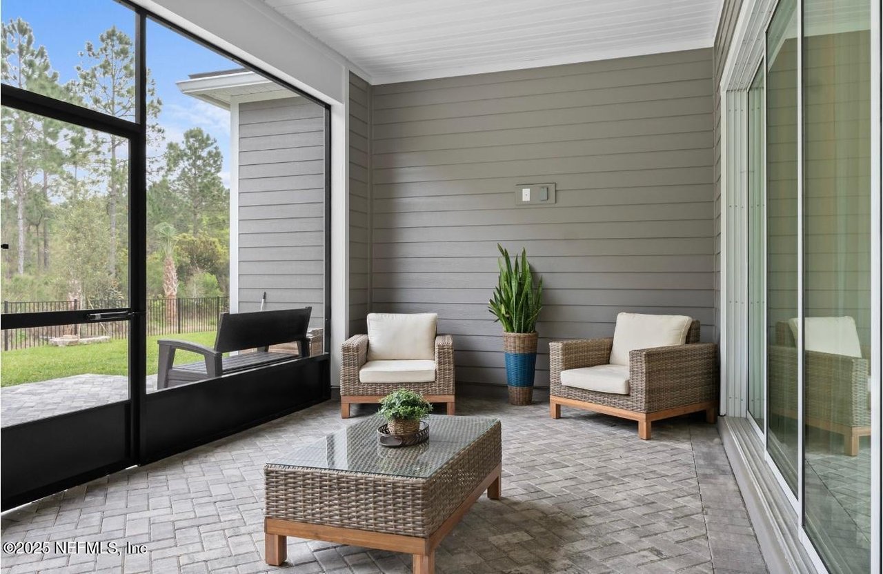 462 HILLENDALE Circle, St. Johns