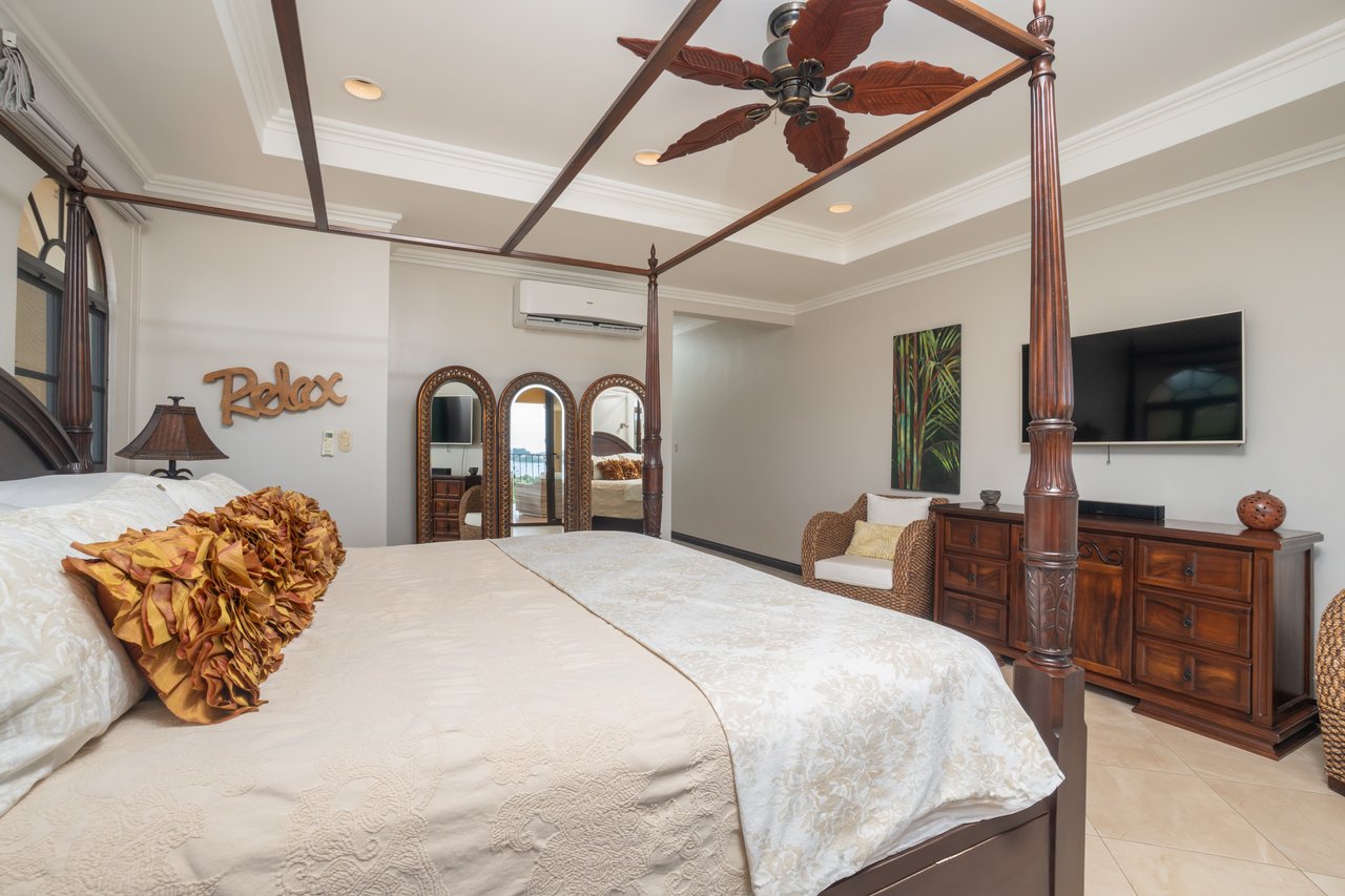 Casa Loro - Luxury Estate