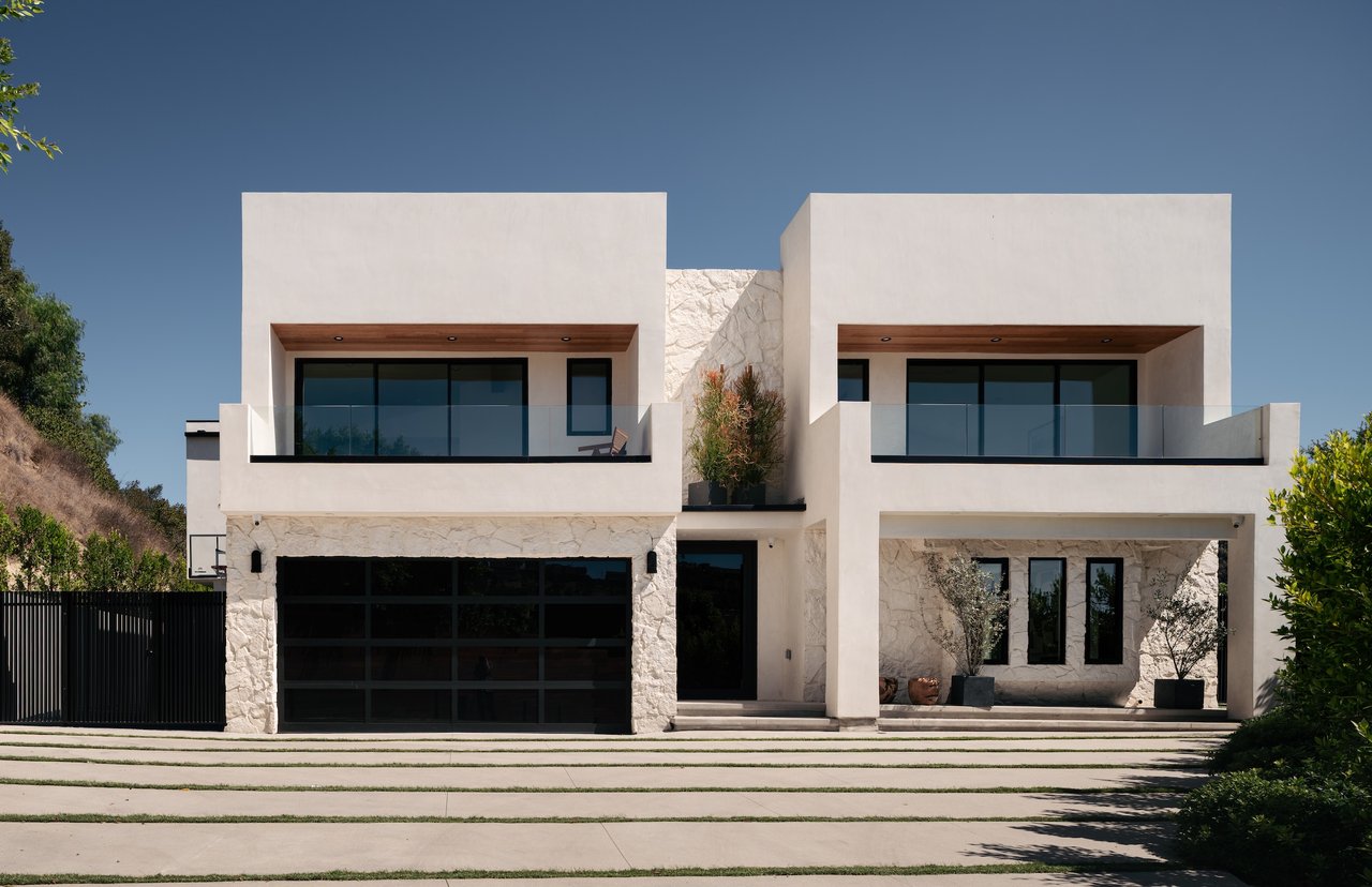 quintessential Hollywood Hills