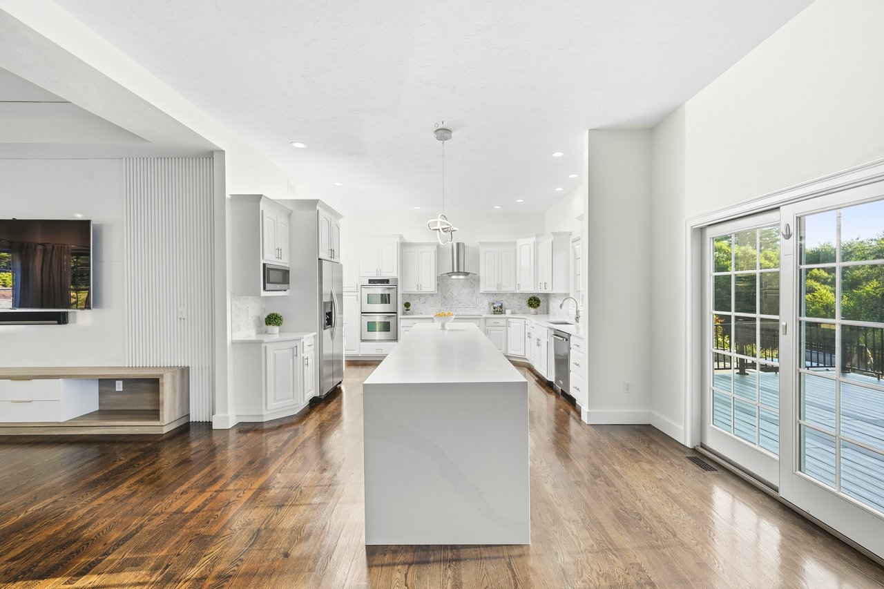 25 Collins Rd