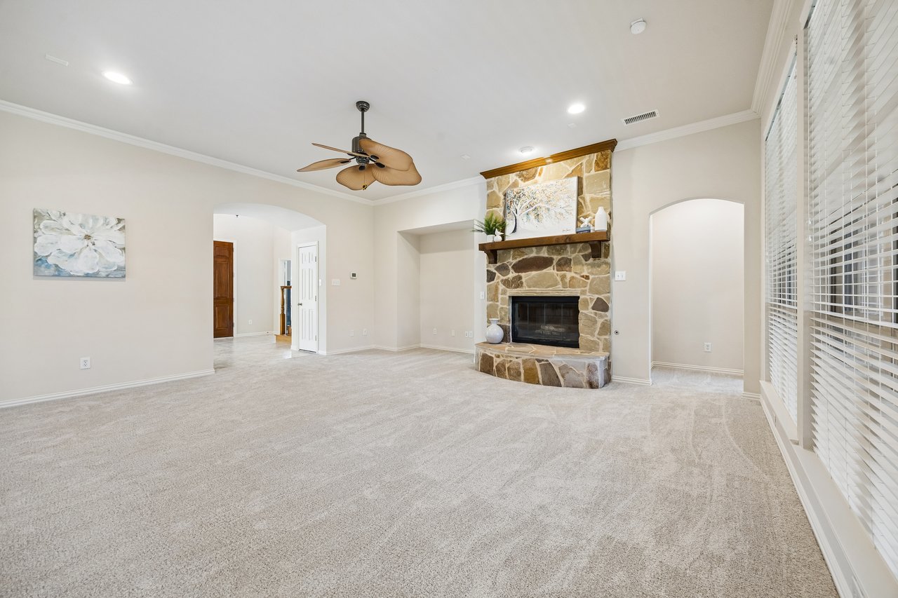 7001 Handen Drive