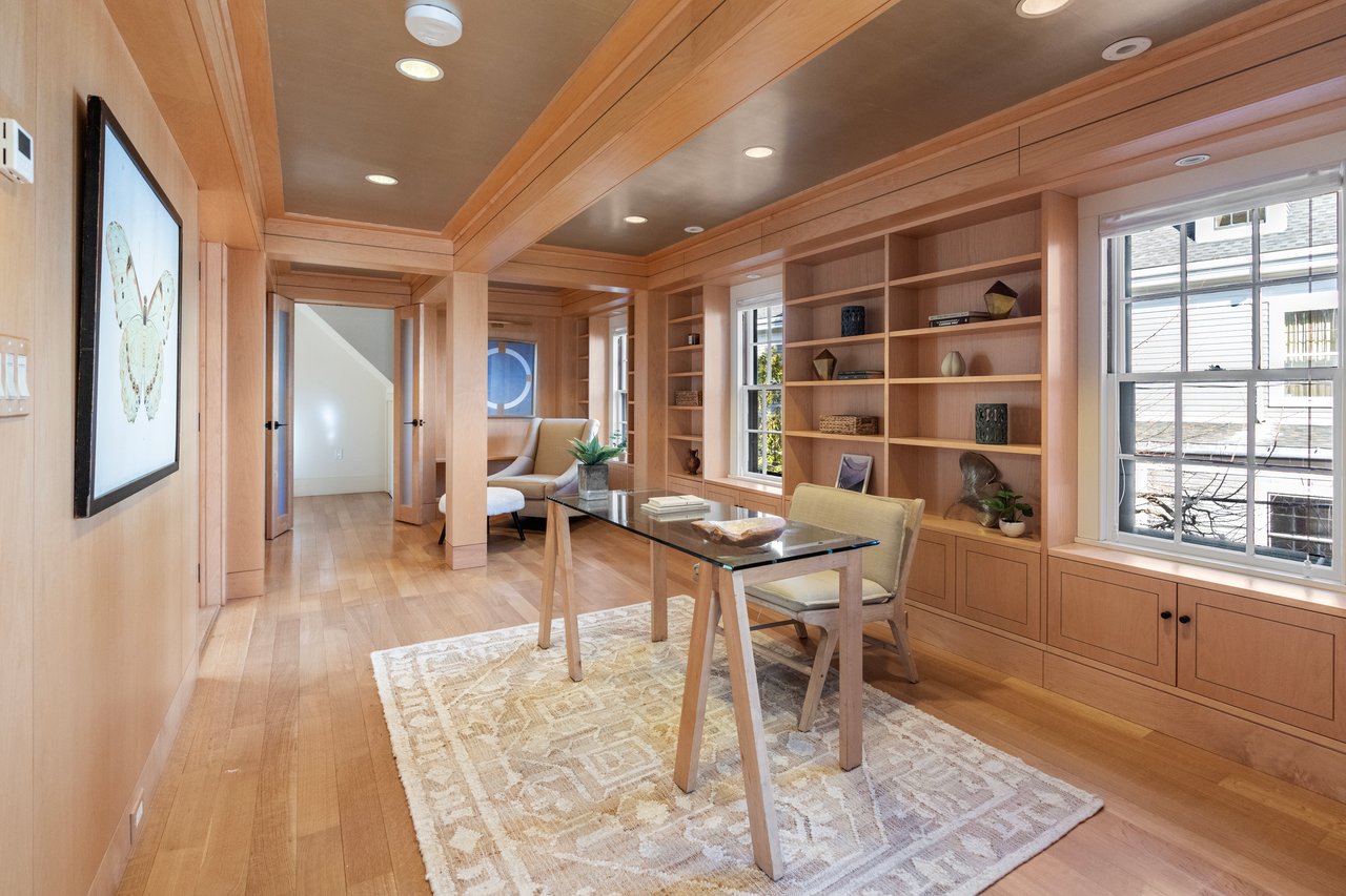  18 Ash Street, Cambridge, MA 02138
