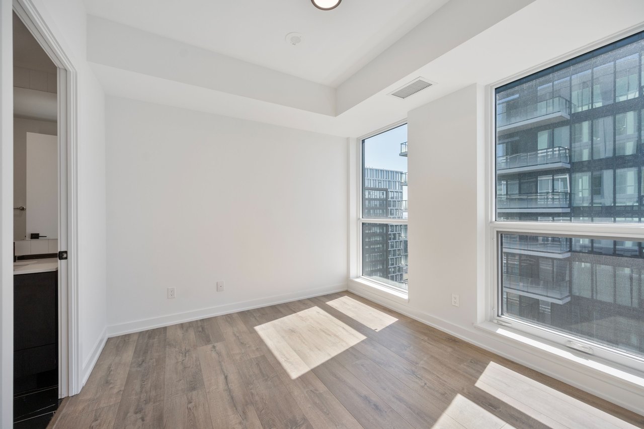 327 King Street W Unit: 4605