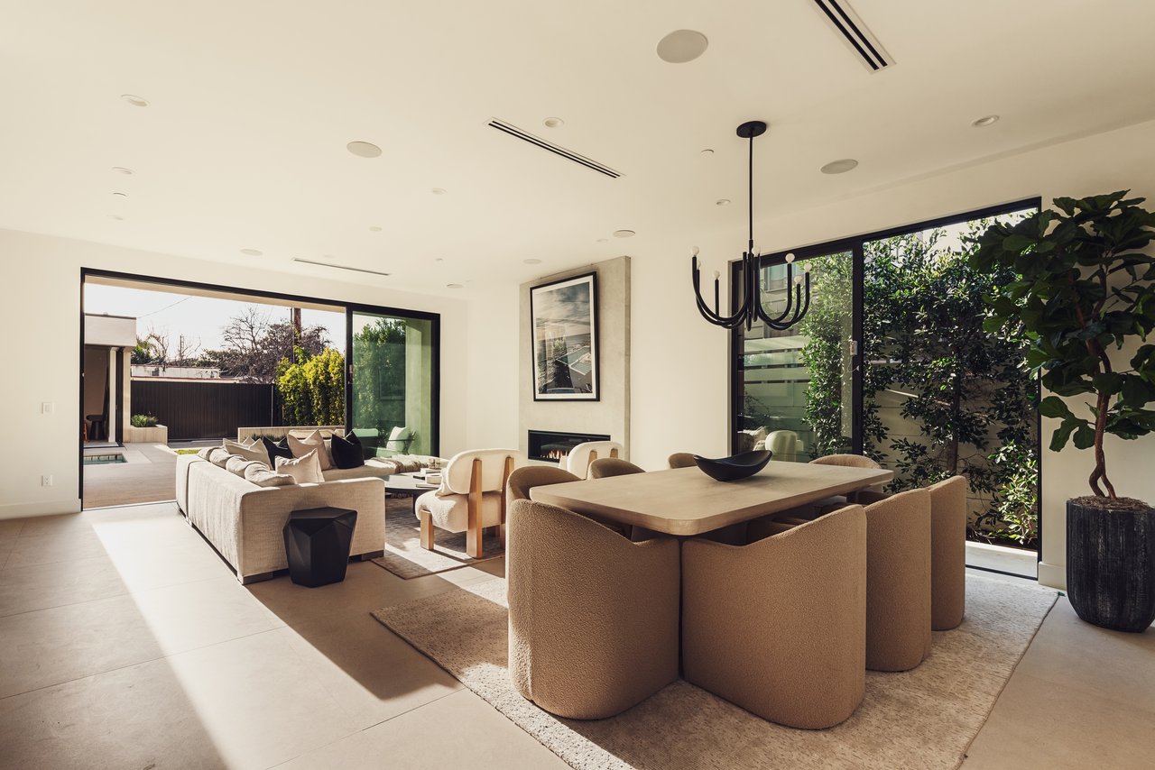 2115 Walnut Ave, Venice