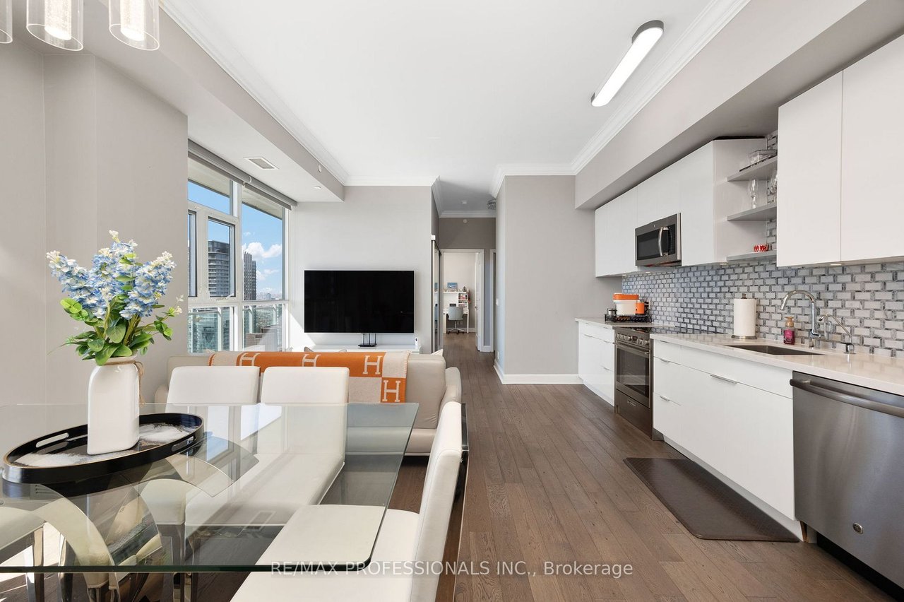 JADE WATERFRONT CONDOS 