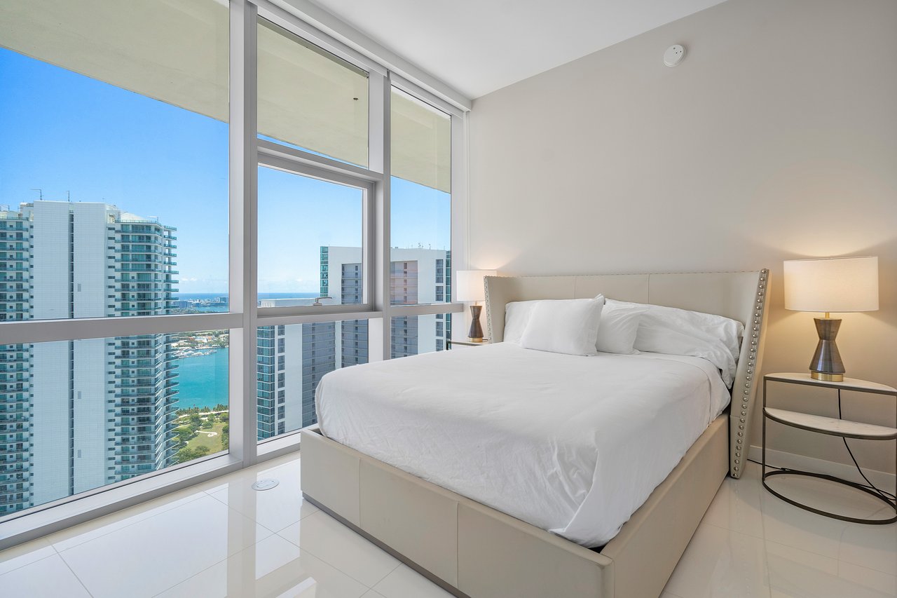 851 NE 1st Ave #4901