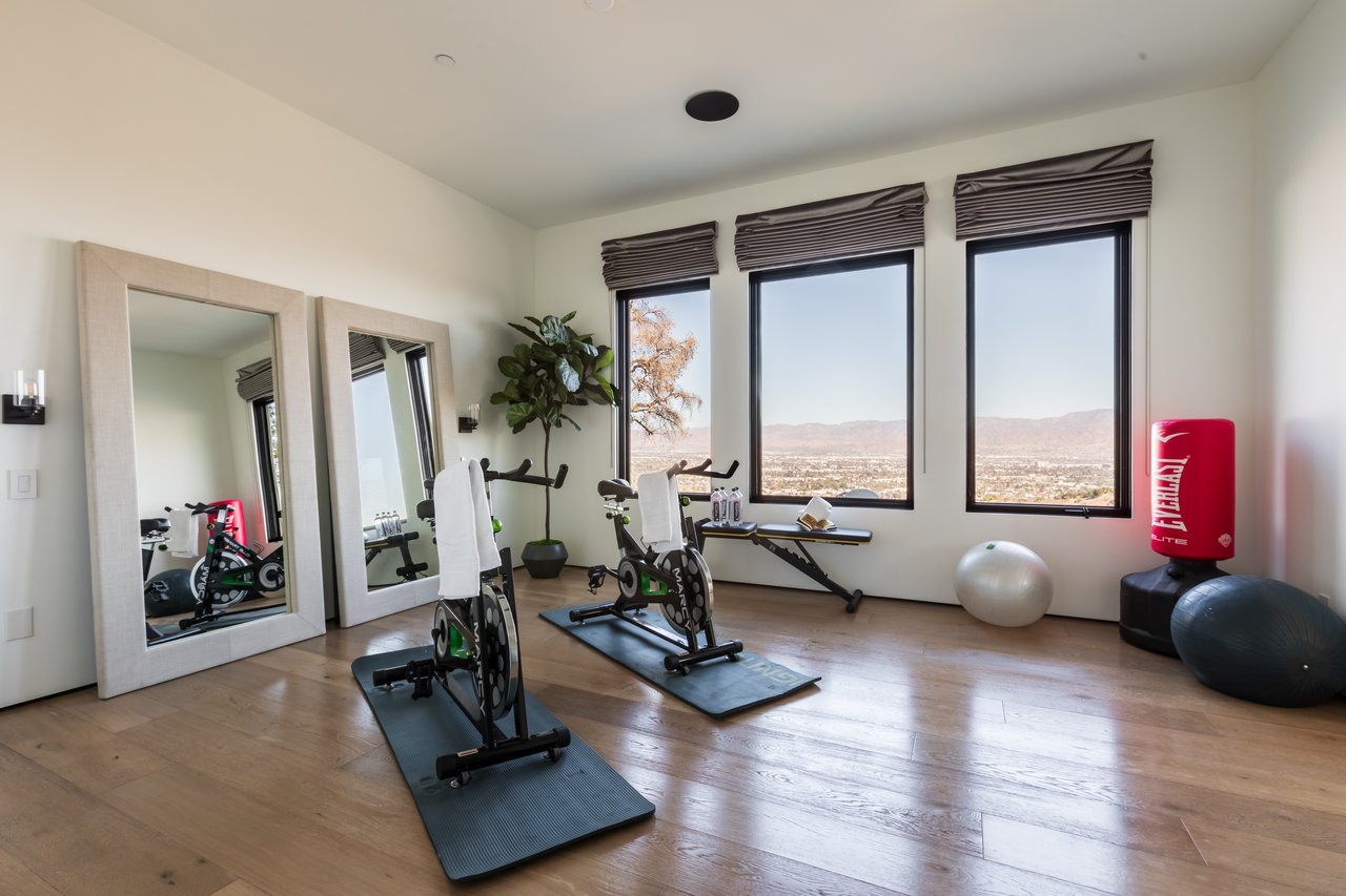 13331 Mulholland Dr, Beverly Hills