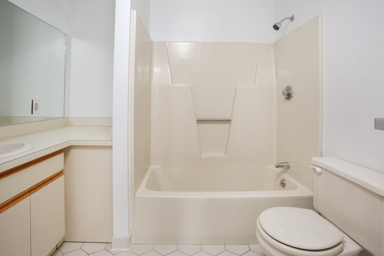 90 Quincy Shore Drive Unit: 812