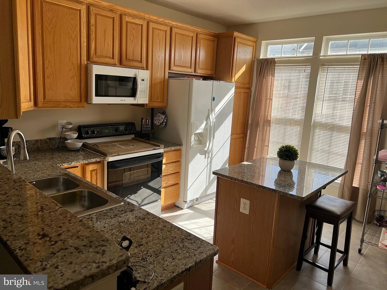 4148 Cressida Pl