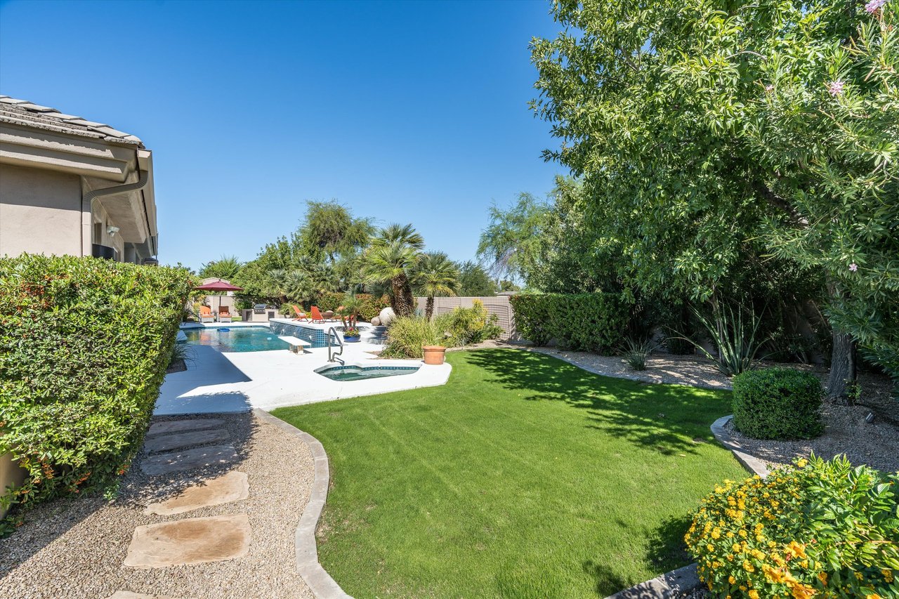 7124 E FOOTHILL Drive