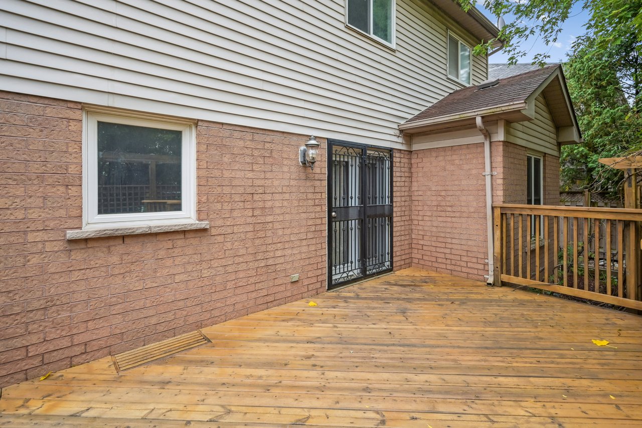 Detached Fixer Upper in River Oaks 