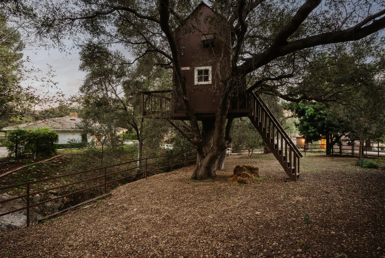 7817 E. Sandberg Lane