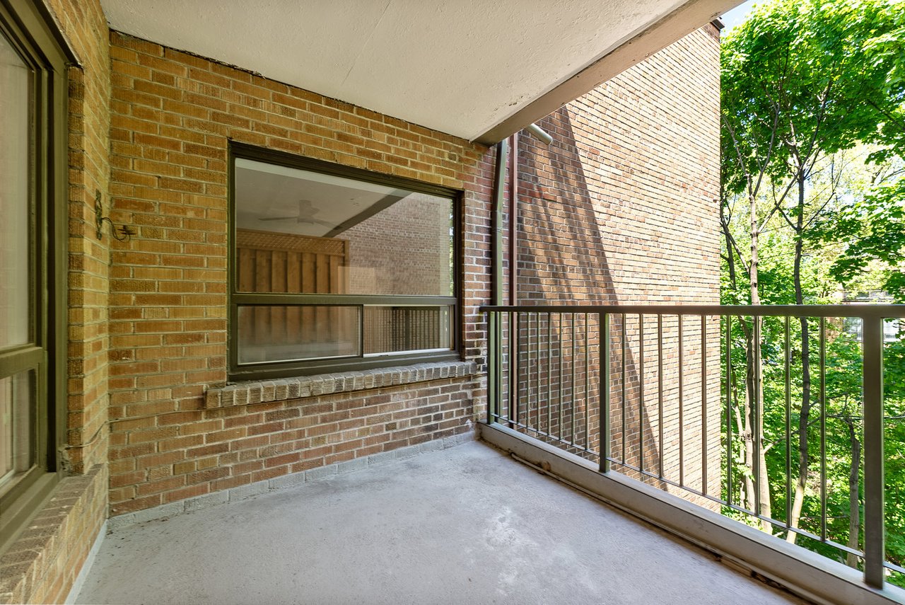 24 Shallmar Blvd Unit: 305