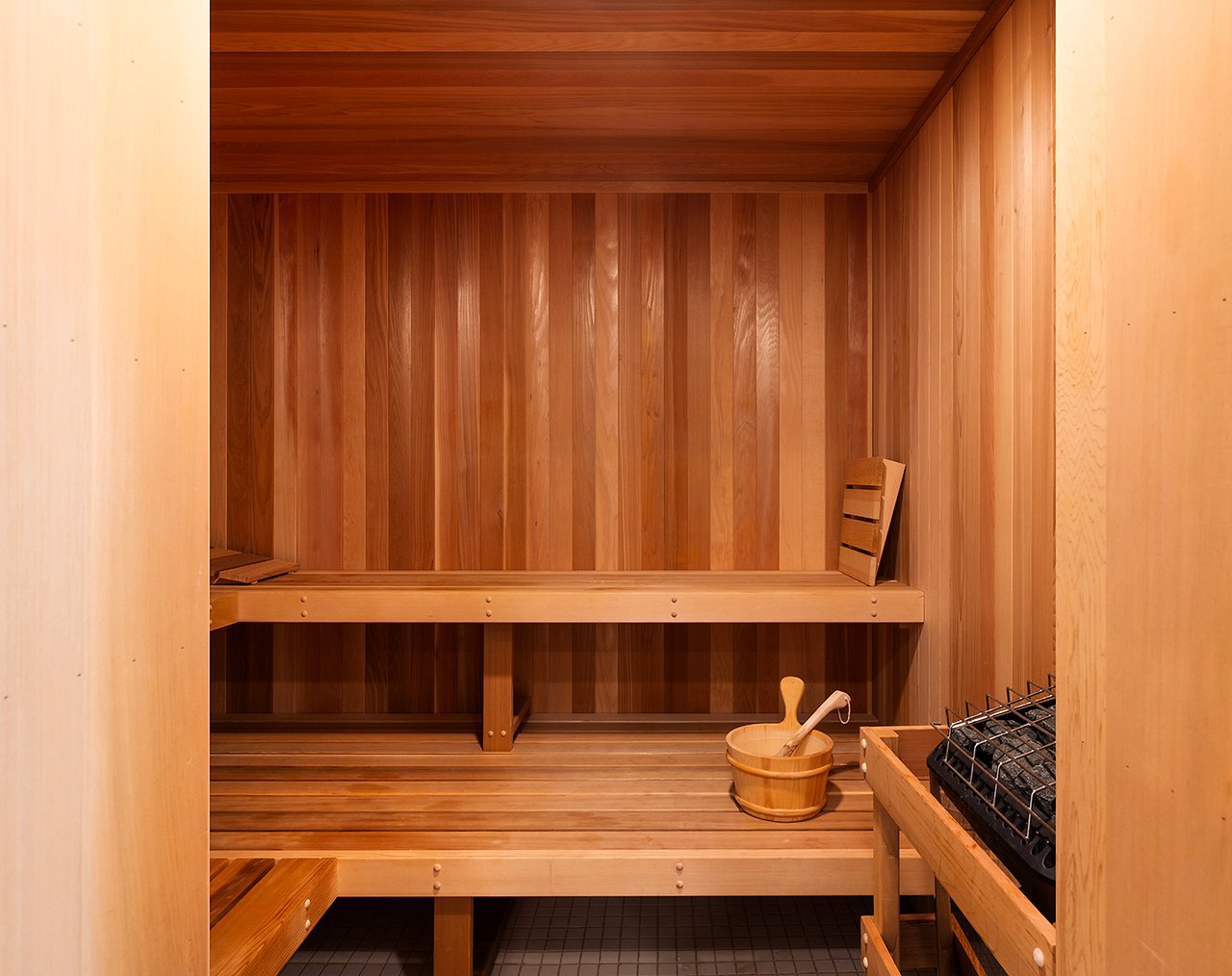 2041 Mandeville Canyon Rd