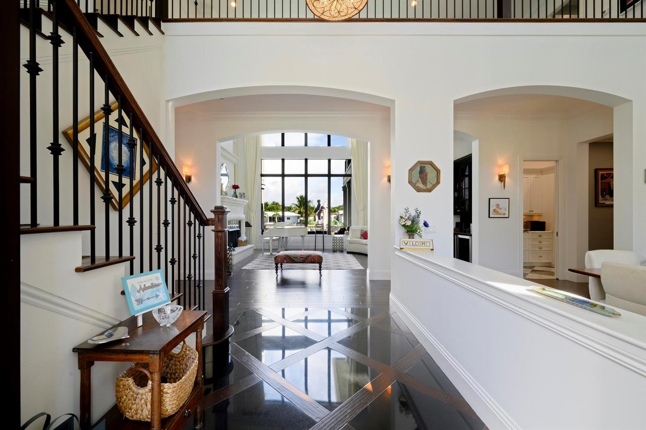 1950 Portage Landing N