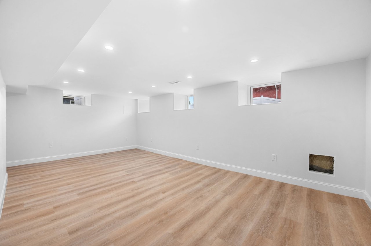 36 Rockaway Ave