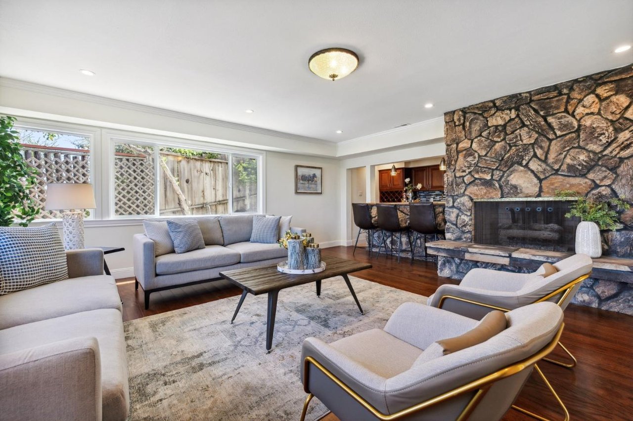 1829 Loyola Dr