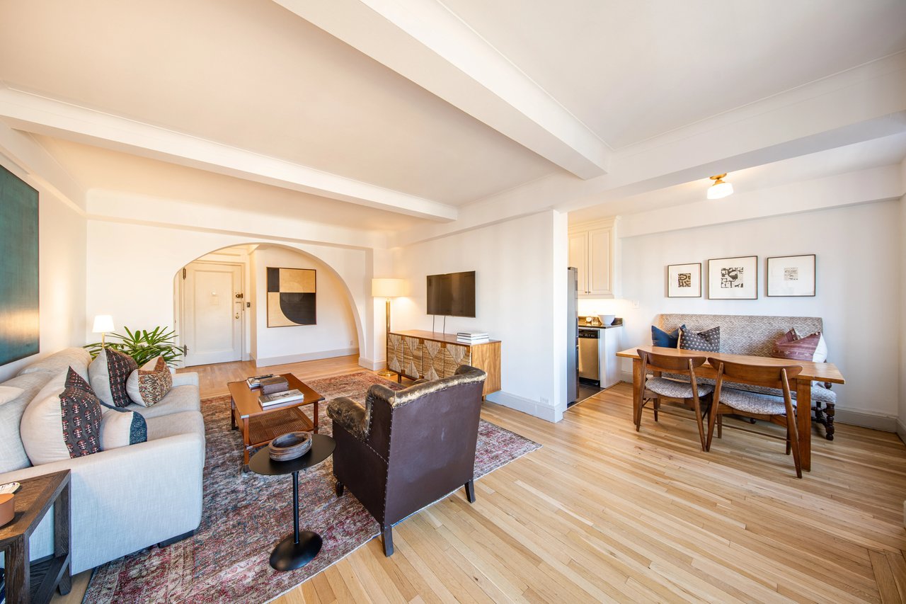 1 Christopher St #10H