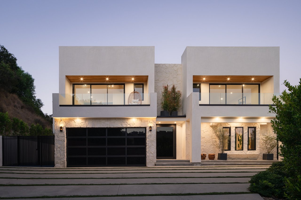 quintessential Hollywood Hills