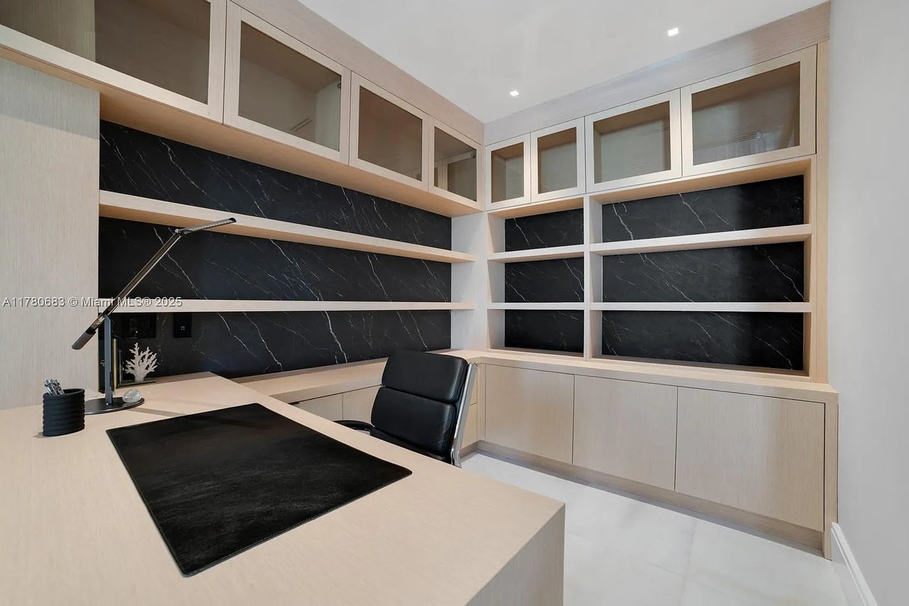 17975 Collins Ave #N701