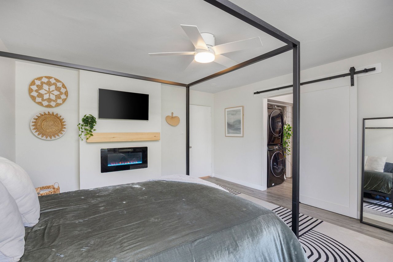 100 Loma Ave #404