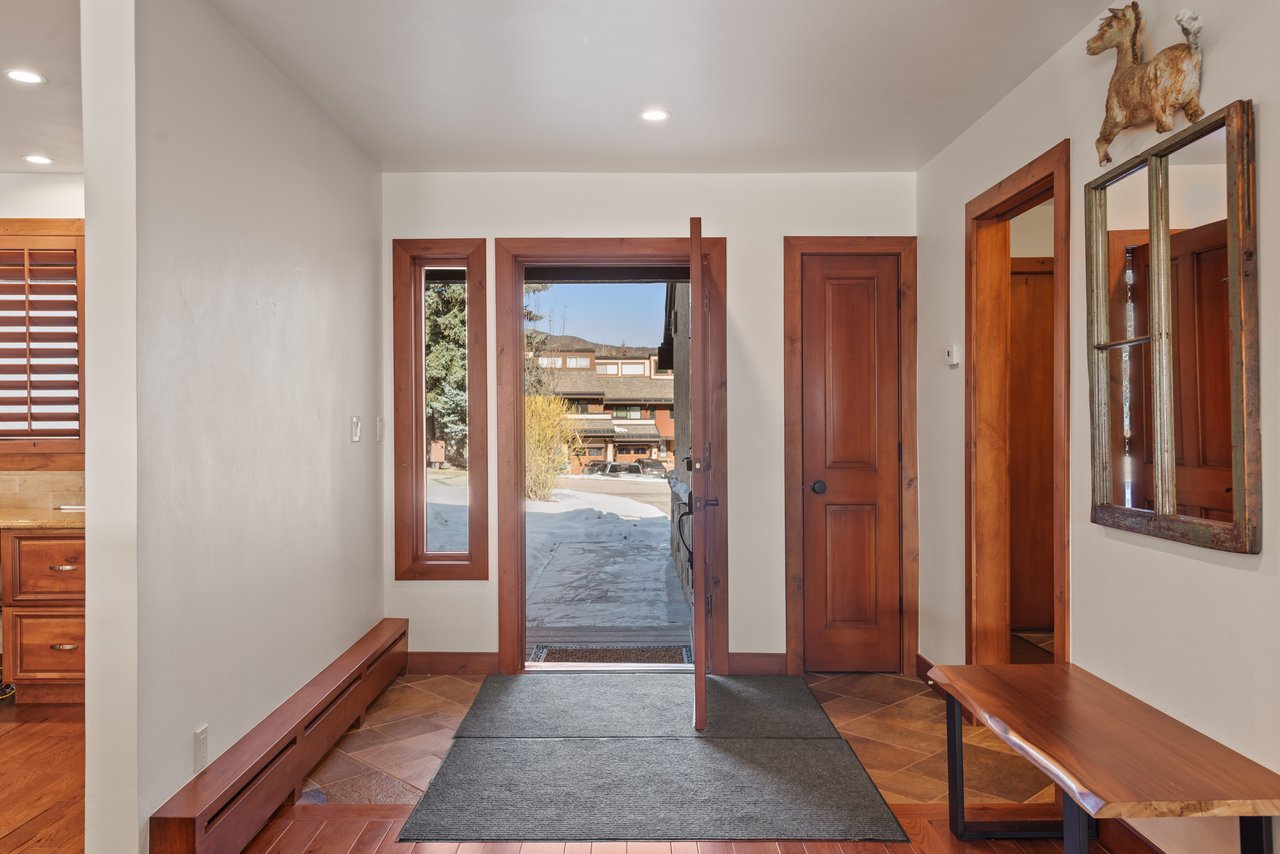 Renovated Snowmass Retreat with Panoramic Ski Area Views