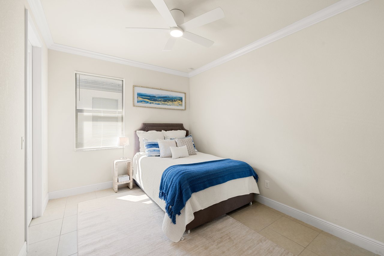 10137 Florence CIR, NAPLES