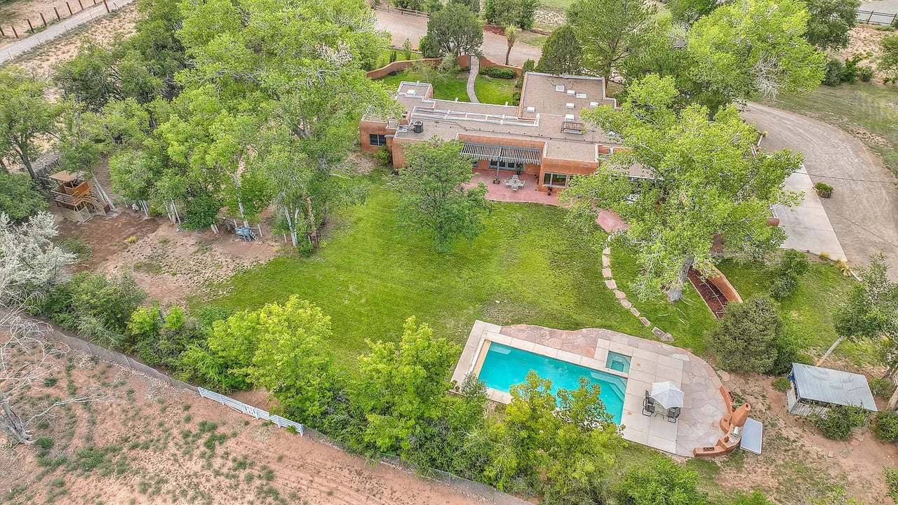 5910 Corrales Rd