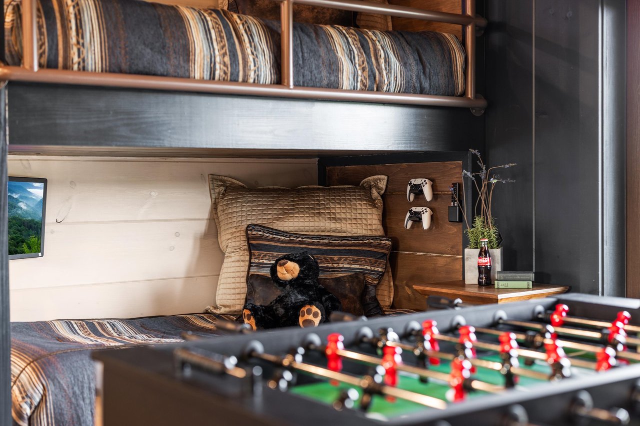 1362 Rambling Creek Way