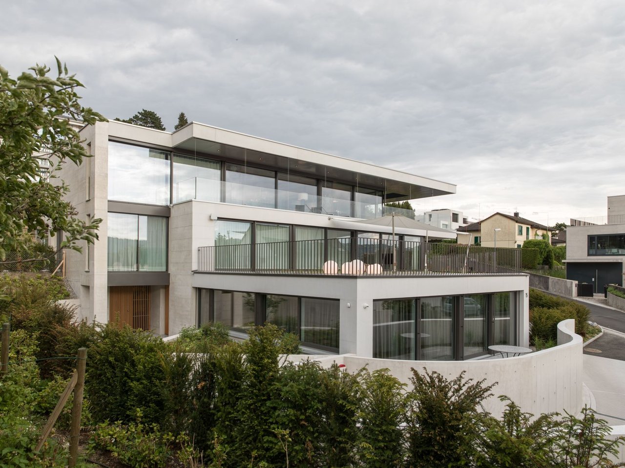 Luxury Living at Lake Zurich in Switzerland