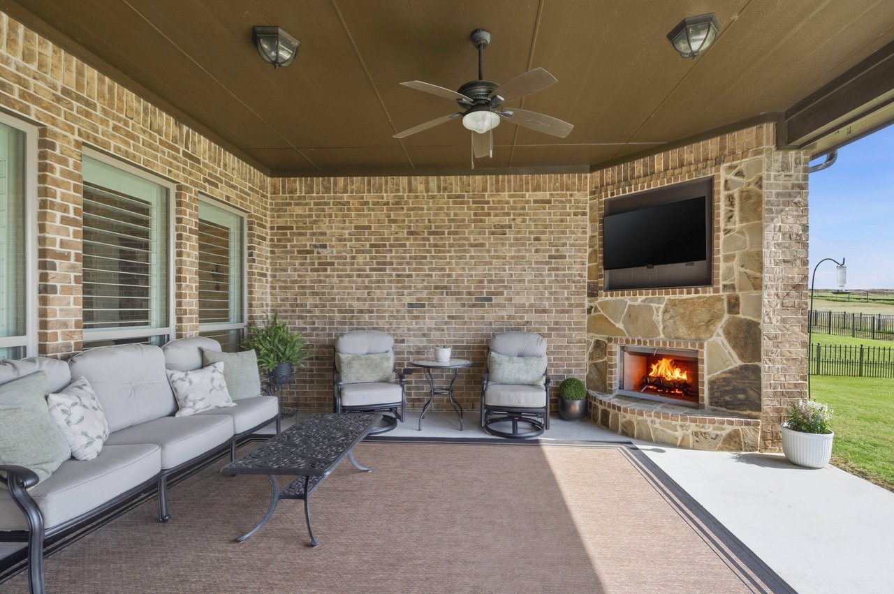 Gated Community Minutes from Eagle Mountain Lake!