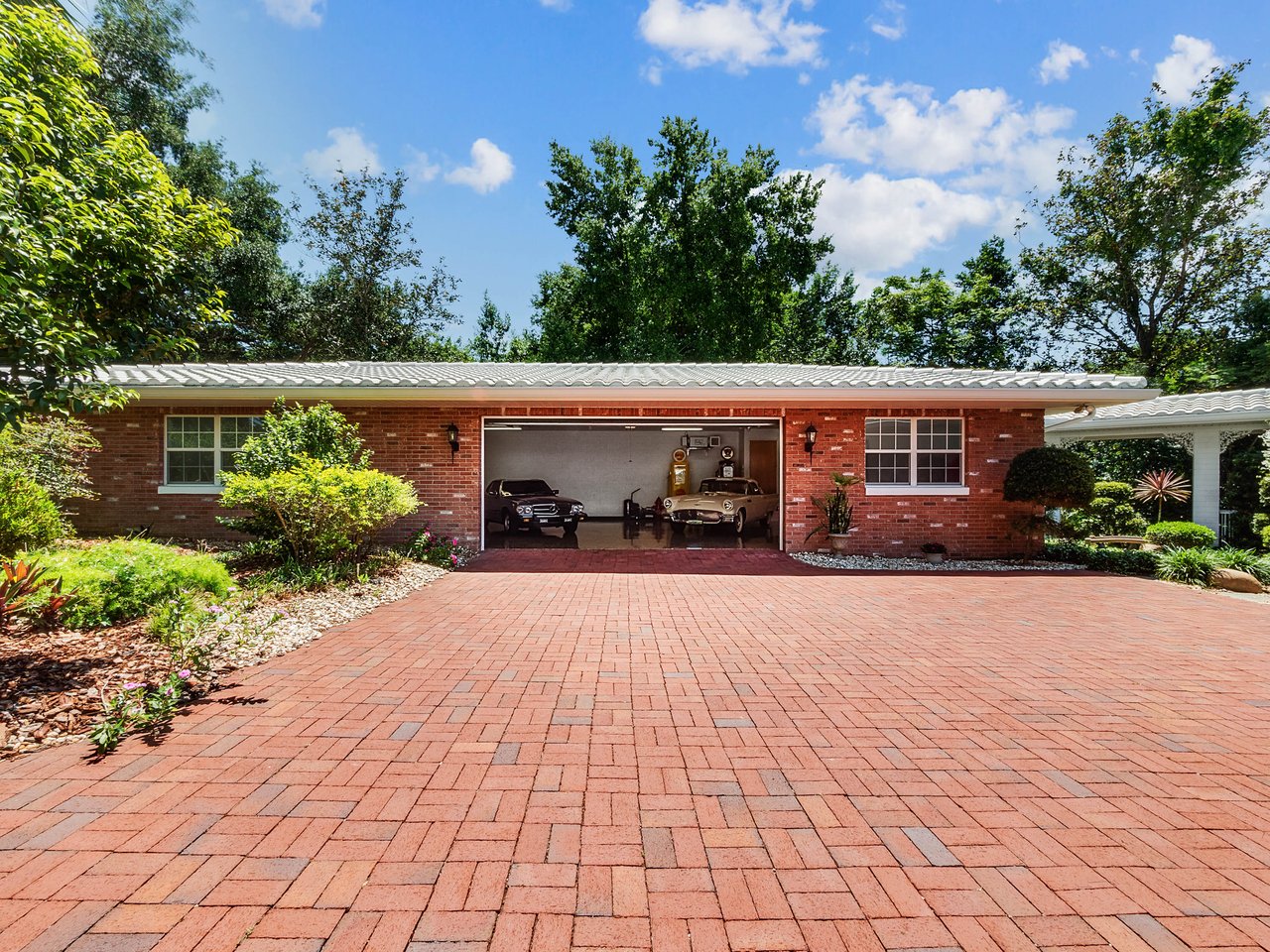 1750 Country Club Rd