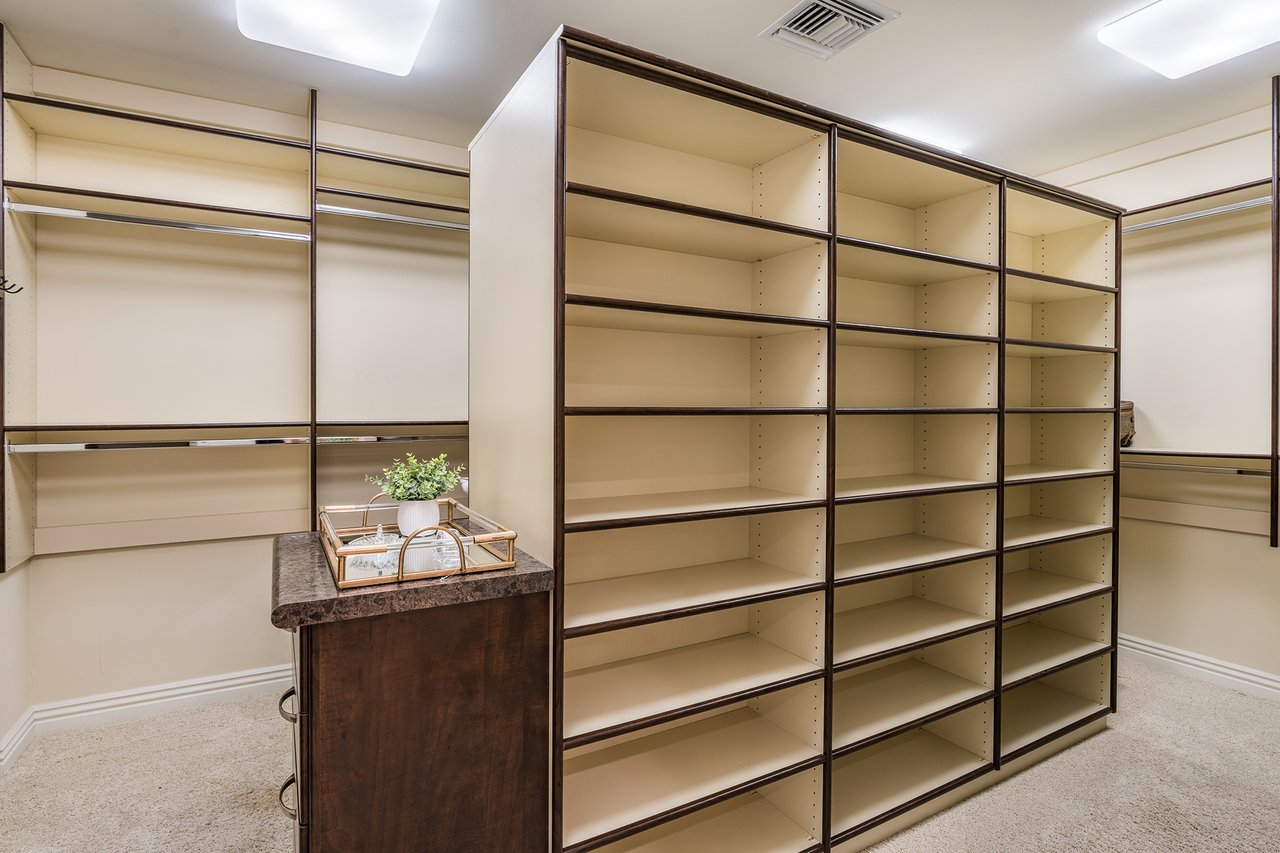 7181 E Camelback Road 1202