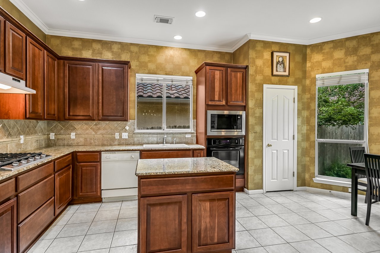 6433 Tasajillo Trail