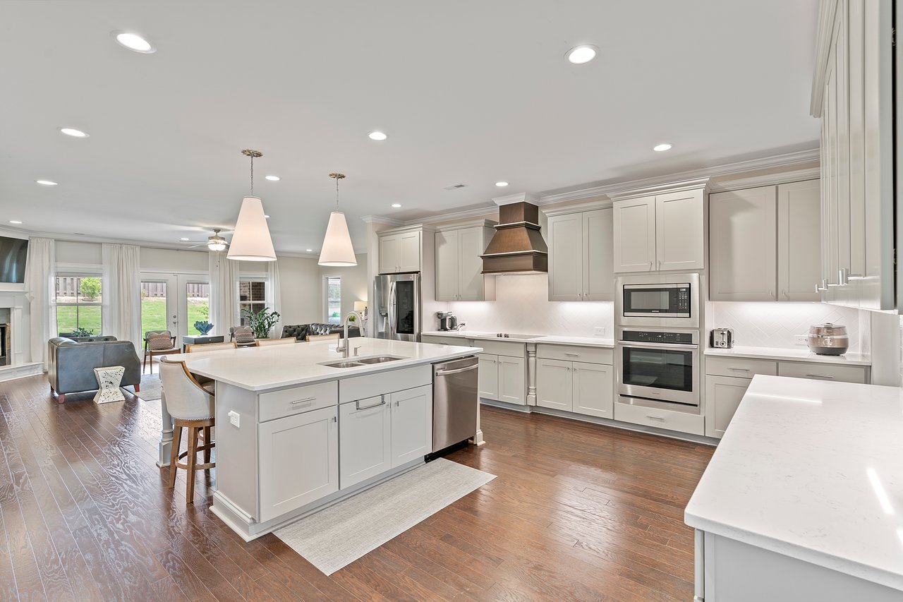 LARGE, GORGEOUS HOME - MADISON CITY SCHOOLS!