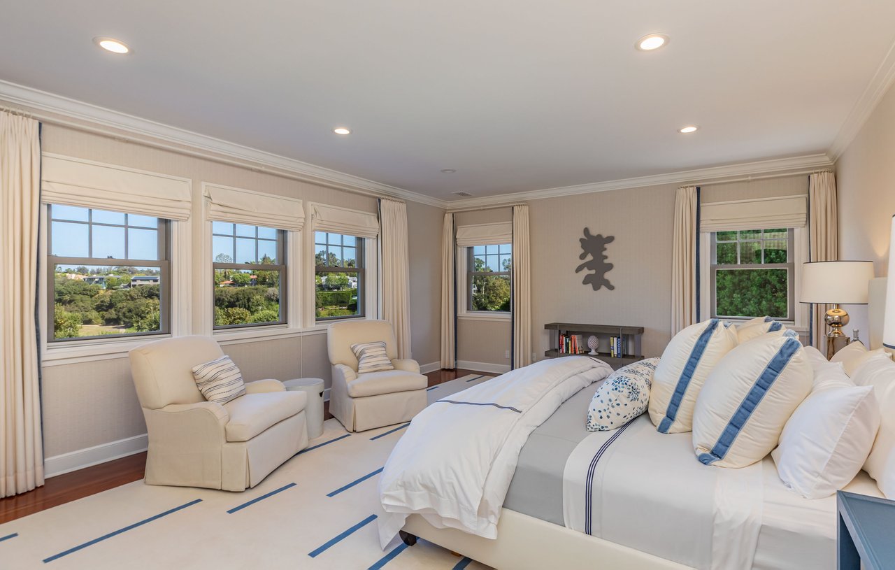 770 Napoli Dr