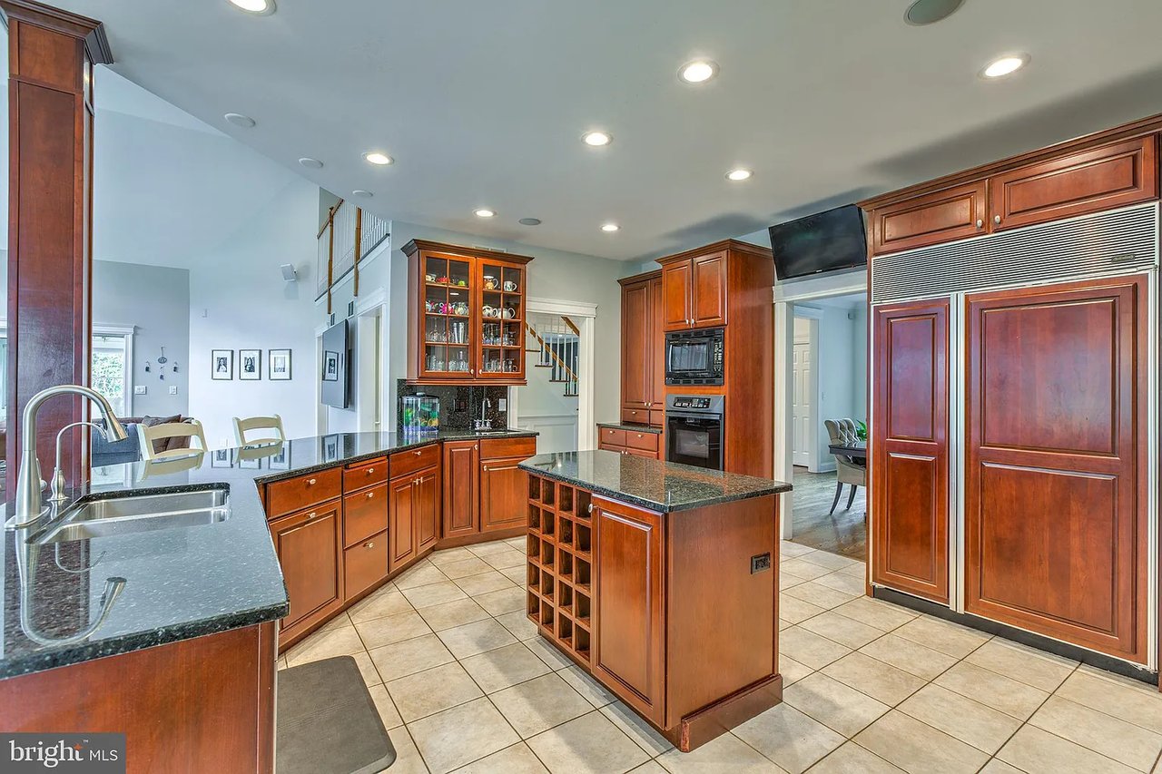 6 Rustic Dr