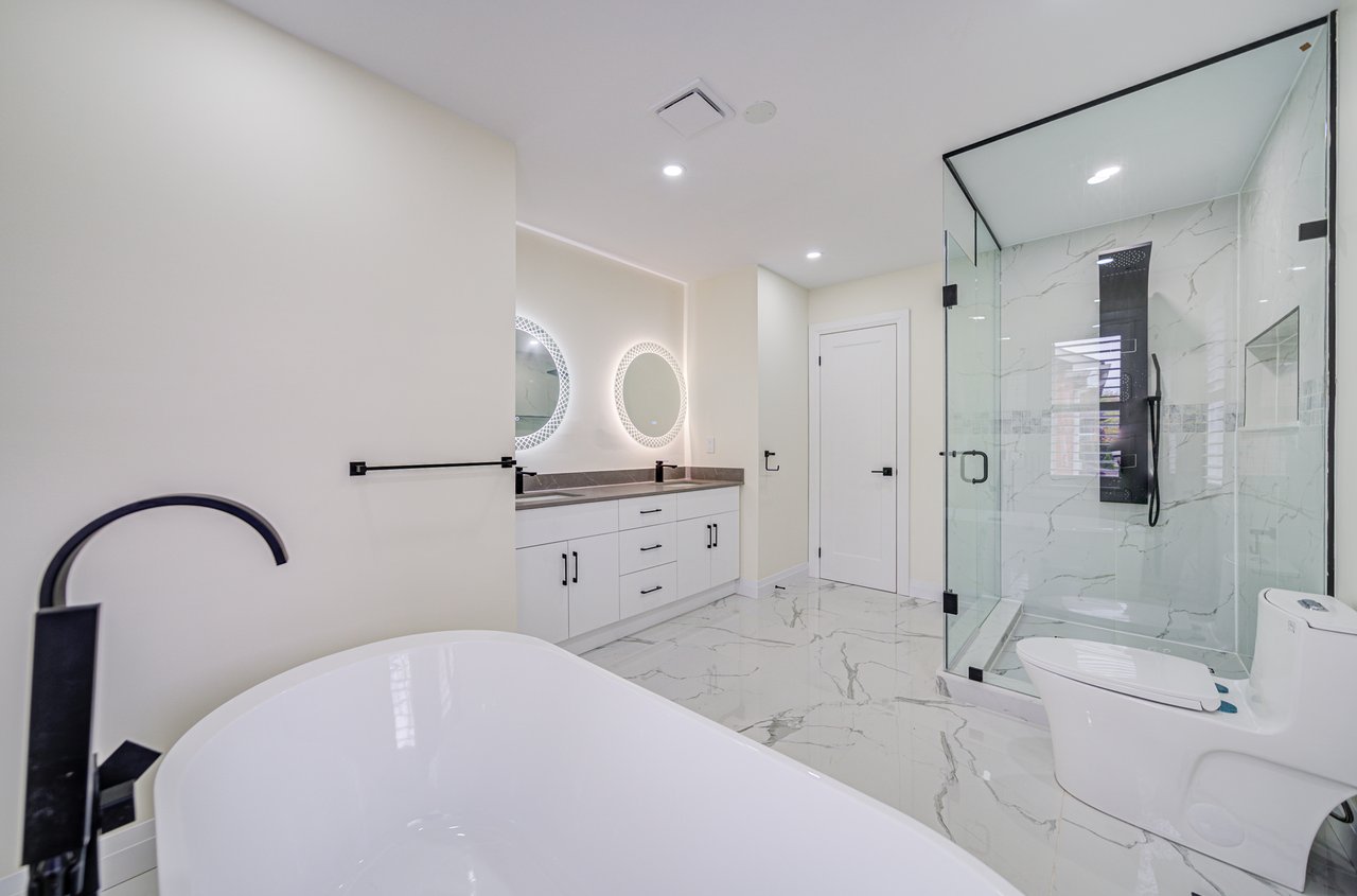 1126 Berkshire Crt