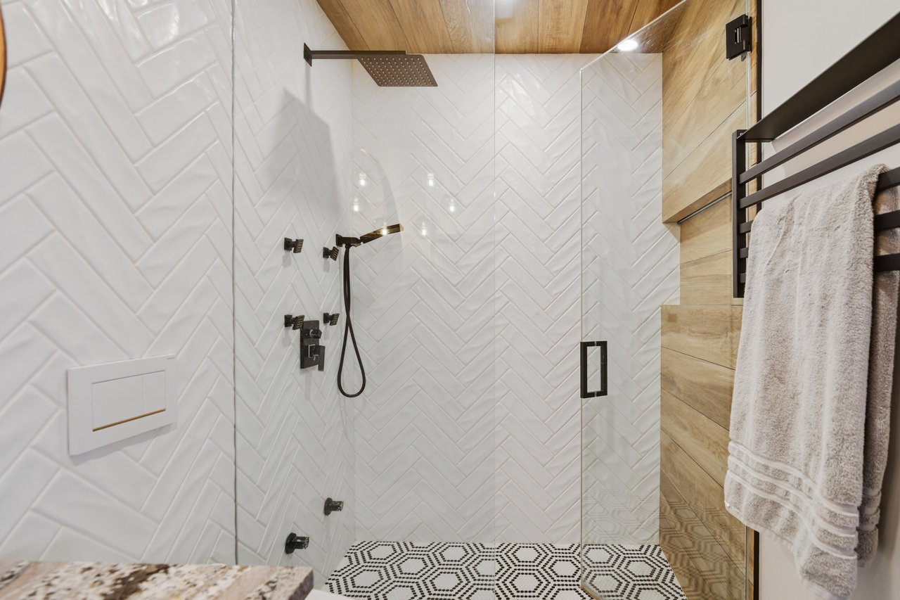 88 Woodfield Crescent SW